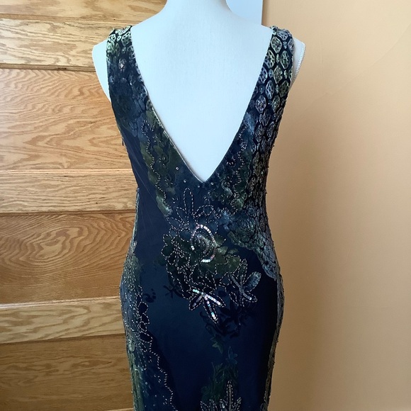 CARTISE COUTURE Black & Green Silk & Velvet Dark Floral Formal Gown - Picture 7 of 16